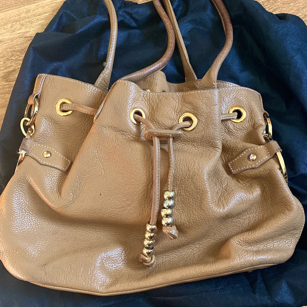 Charles David String-Close Tan/Gold Purse
